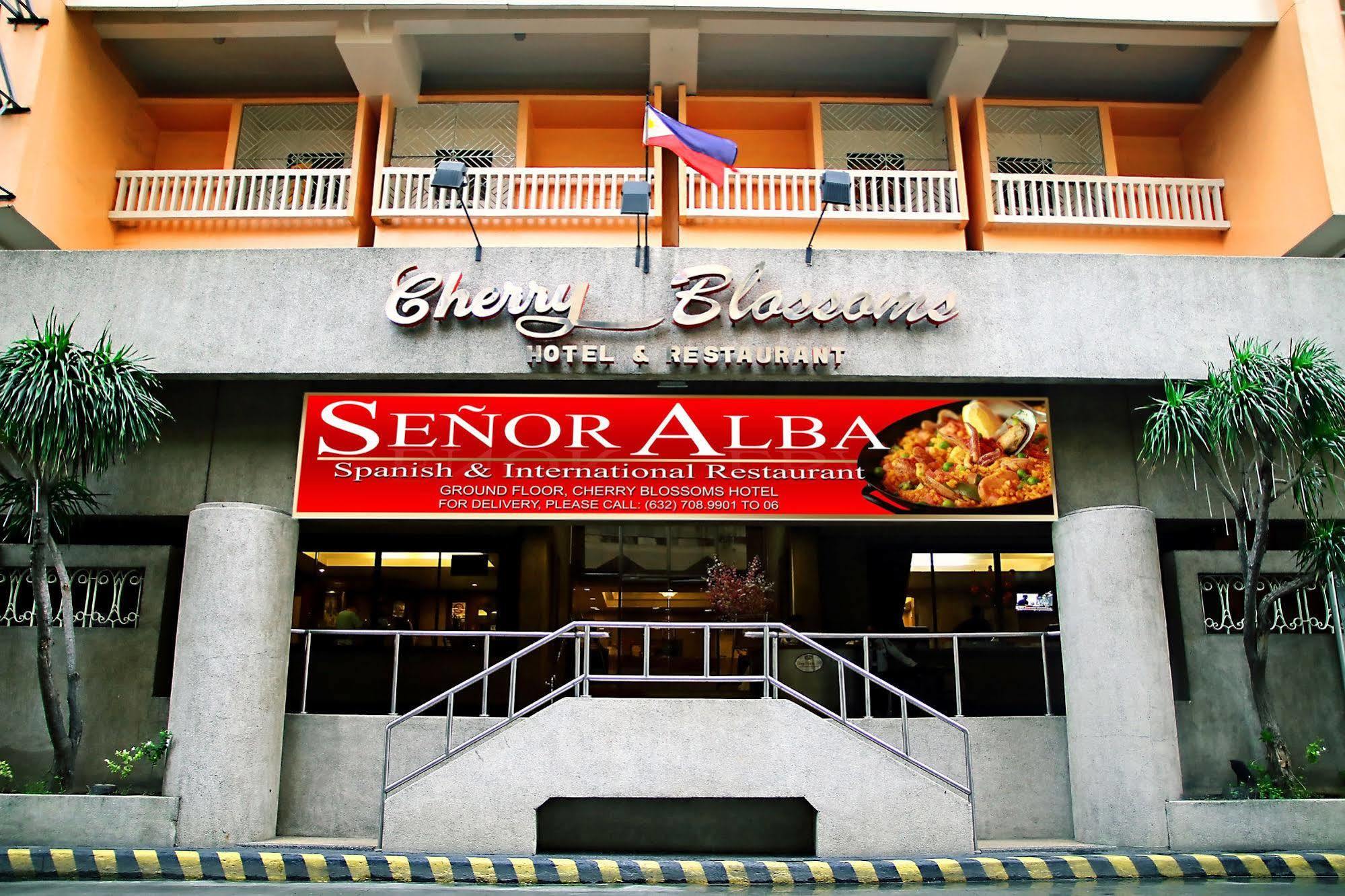 Cherry Blossoms Hotel Manila Exteriör bild